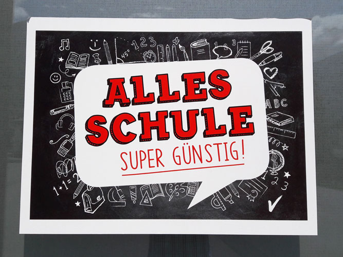 Werbeplakat für Schulsachen